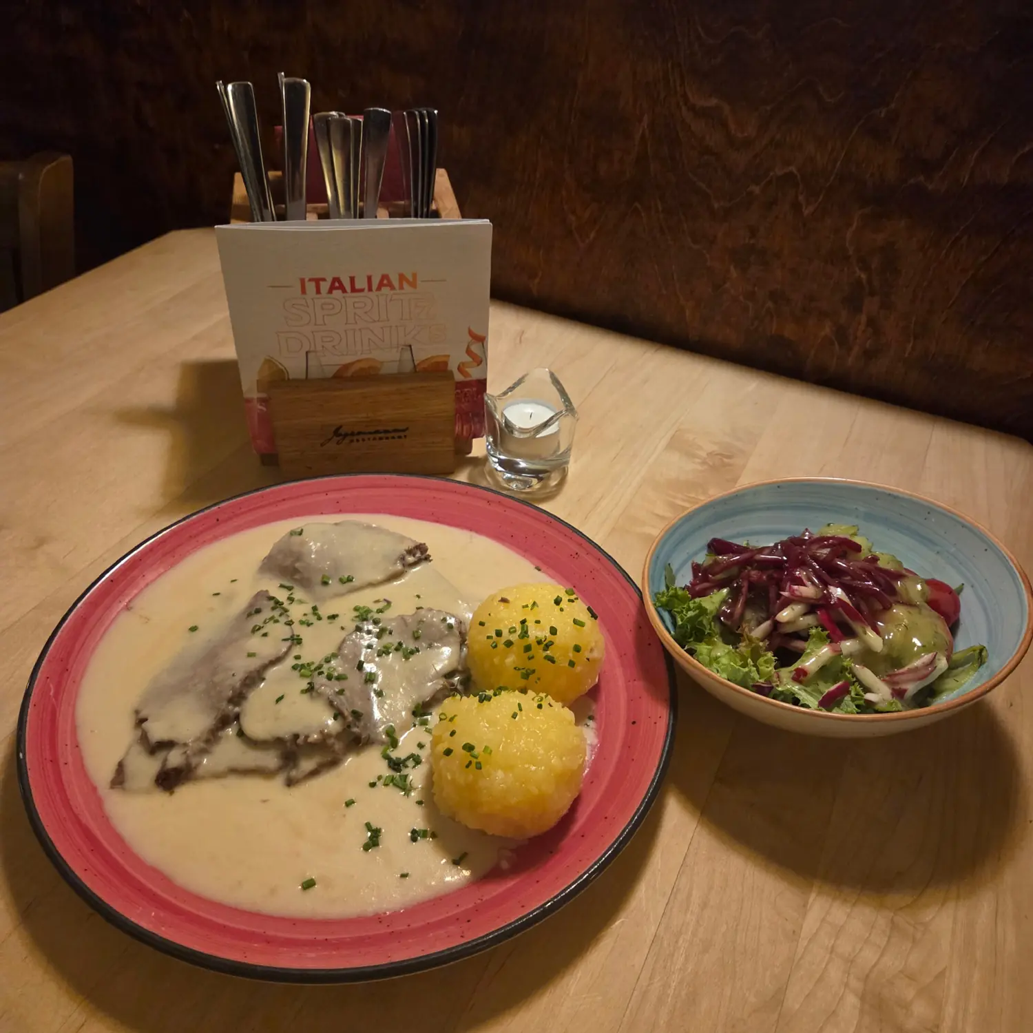 Tafelspitz mit meerrettichsosse und thüringer kloss dazu salat